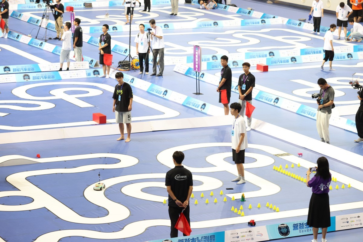 第十八届乐鱼(中国)体育全国大学生智能汽车竞赛总决赛在津成功举办(图1)
